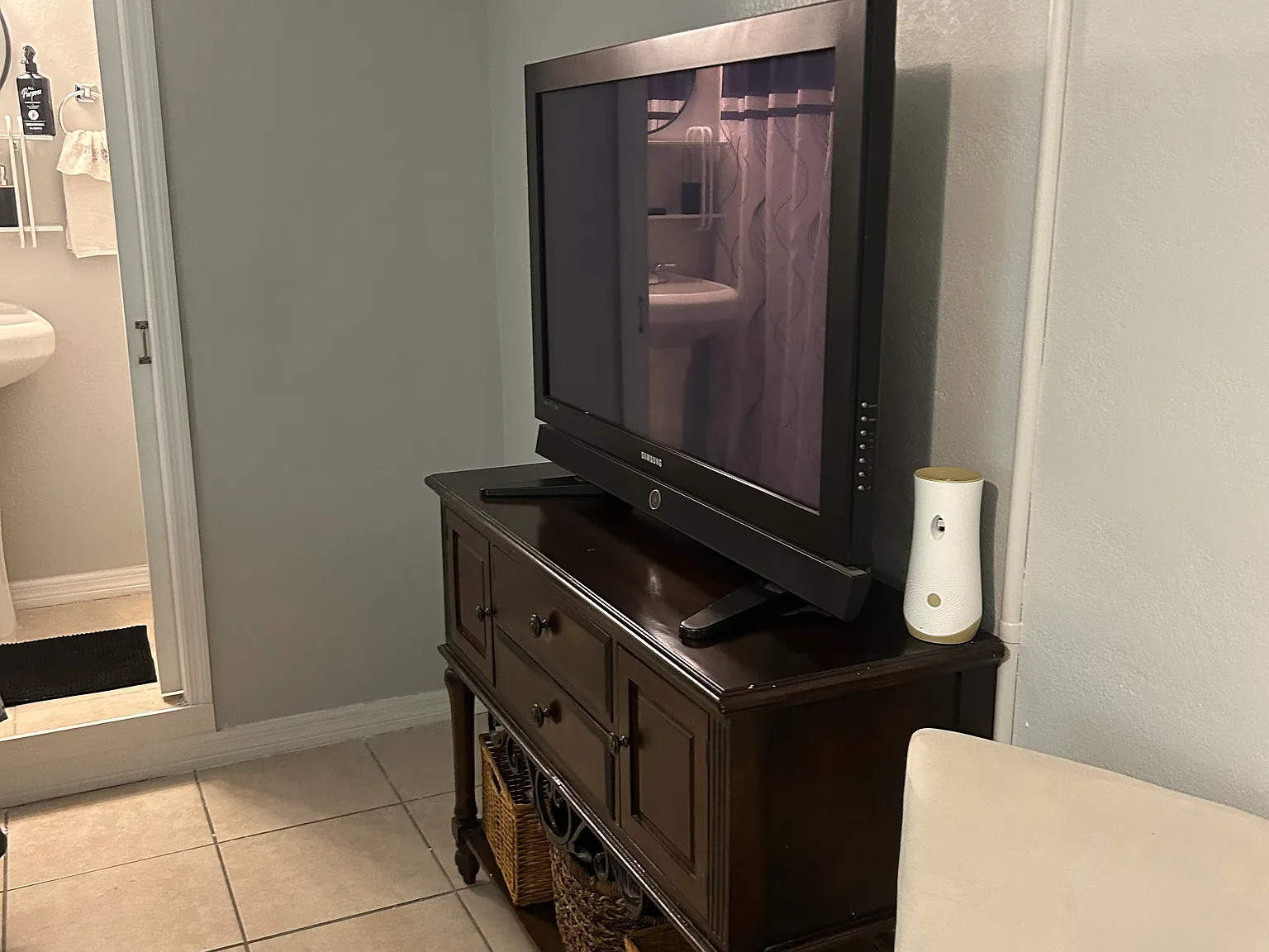 Studio, 250 sqft, $850 — Photo 3