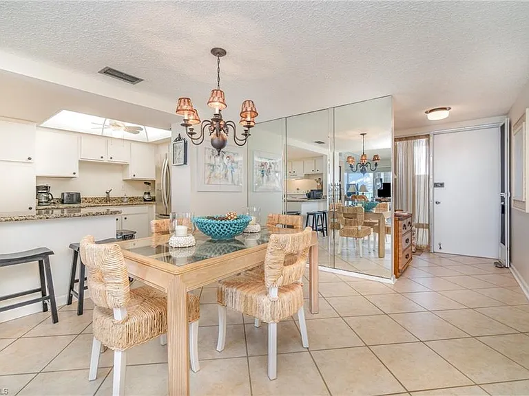 3443 Gulf Shore Blvd N #609 — Photo 4