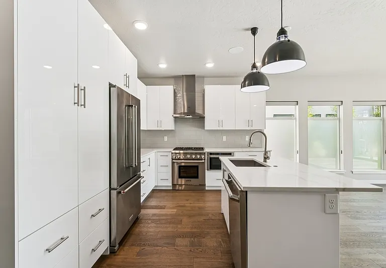 3520 N Prospect Ln #1 — Photo 5