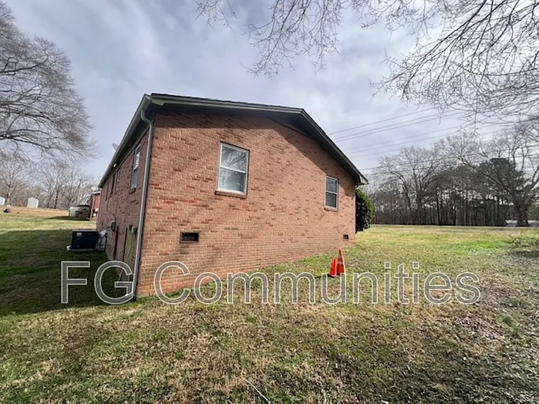 5212 Lewis Rd — Photo 3