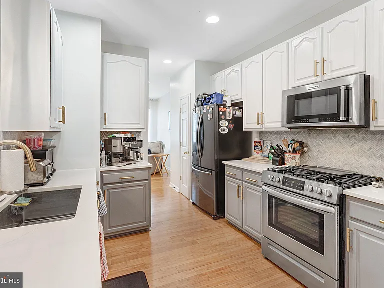 12703 Gartney Ln — Photo 8