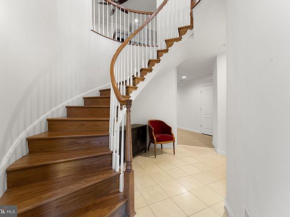 4th image of 1842 Fonthill Ct Suite 12