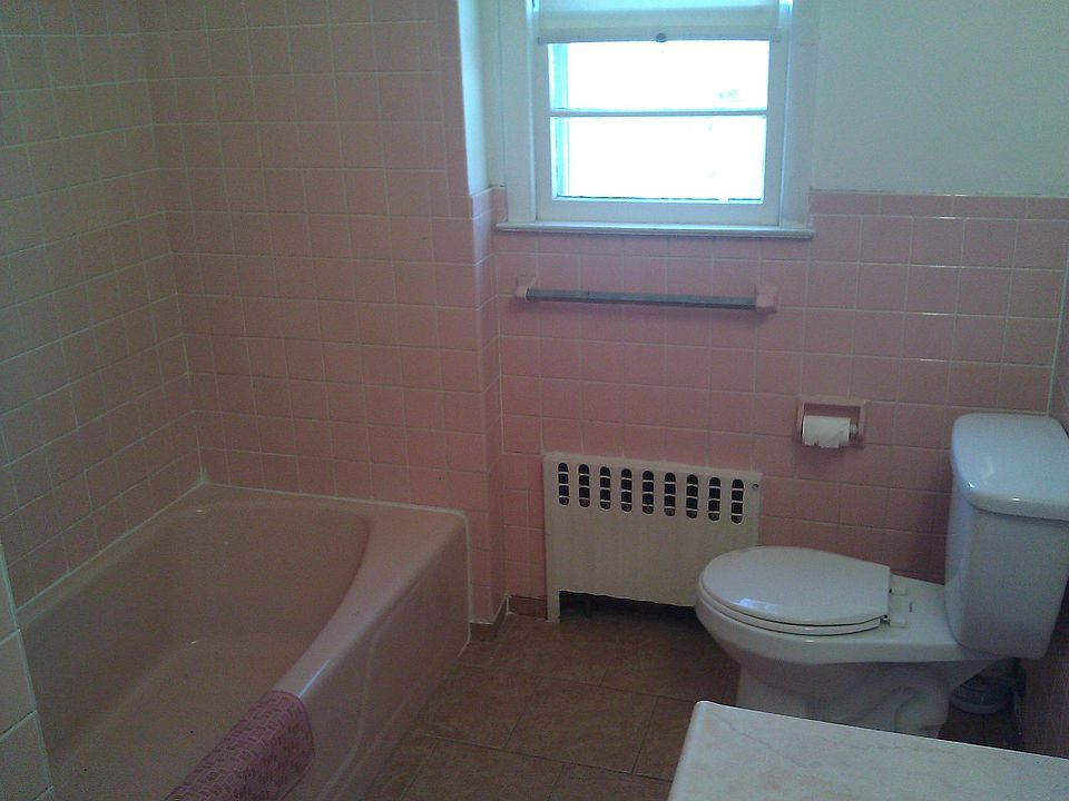 2nd image of 107 Woodside Ave