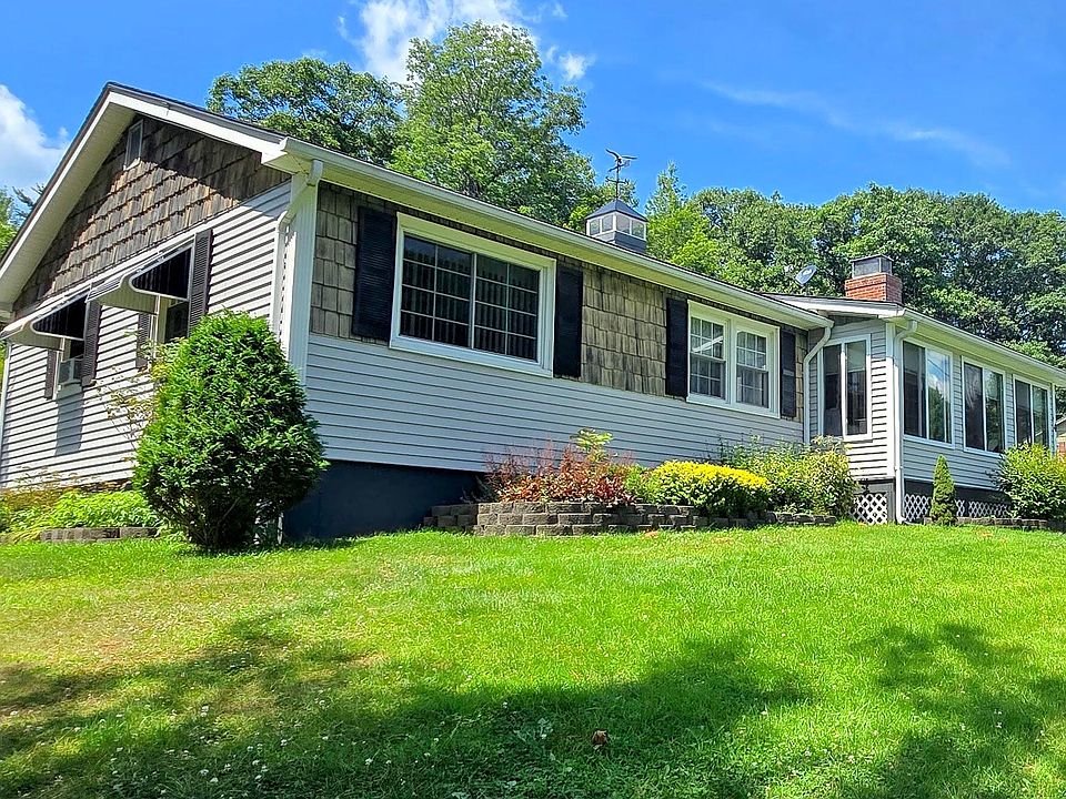 1st image of 4 Woodsdale Drive