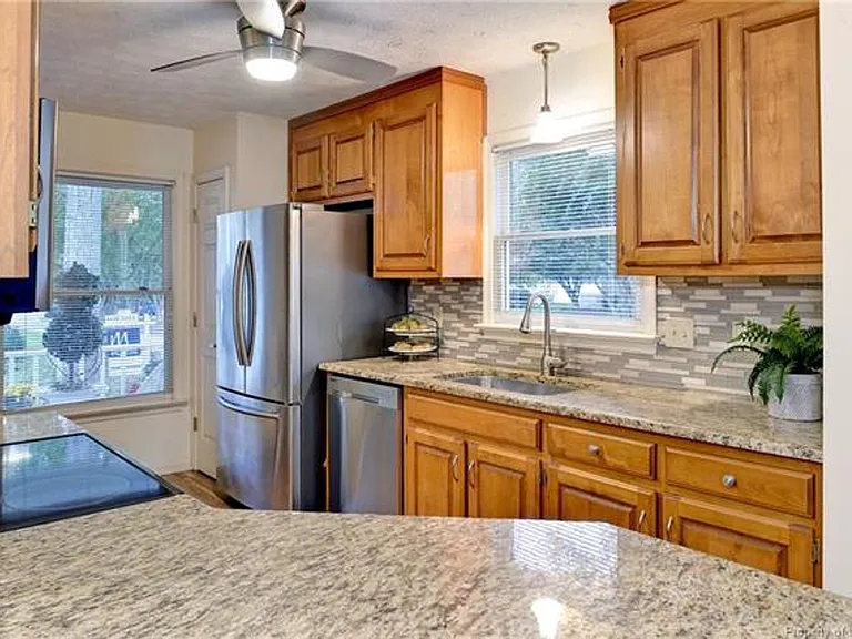 5101 Salisbury Mews — Photo 12