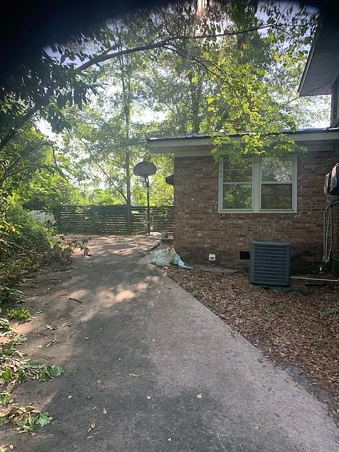 4 bed, 2513 sqft, $2,095 — Photo 2