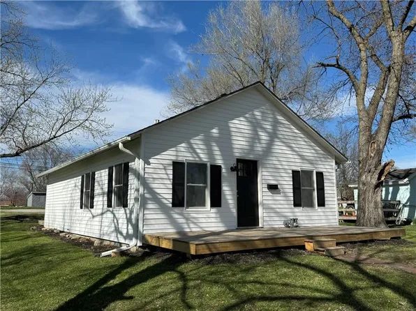 816 W 2nd St, Cameron, MO 64429