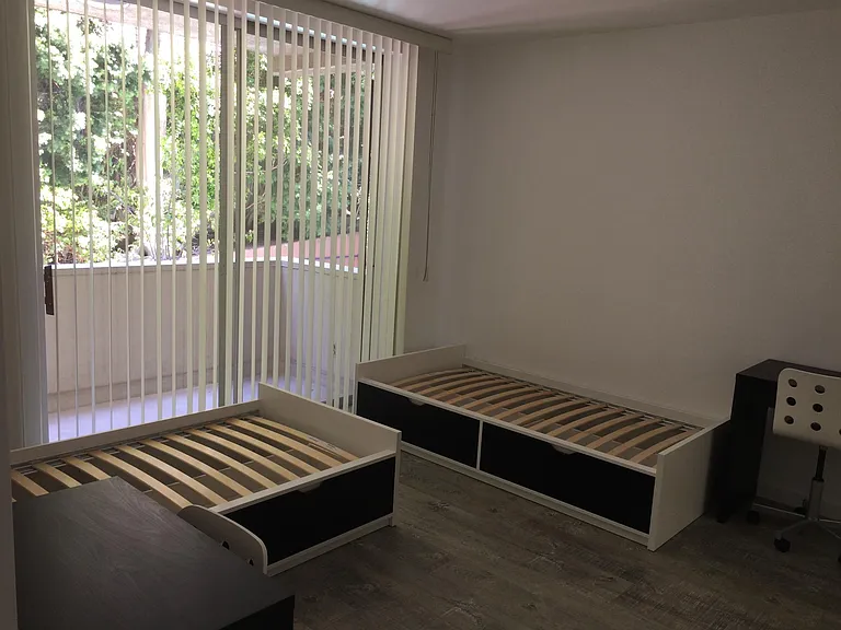 540 Kelton Ave — Photo 22