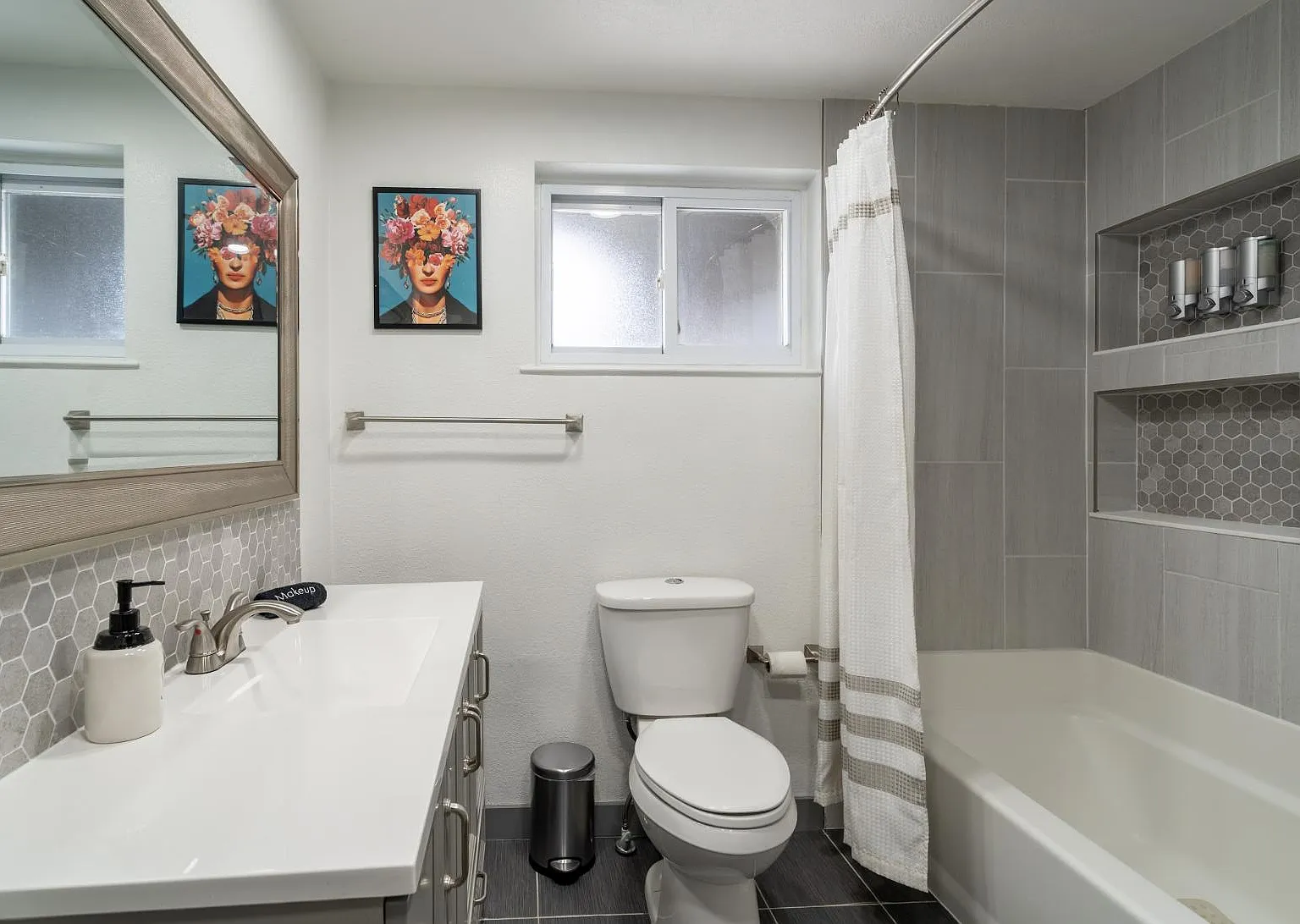 4 bed, 3.0 bath, 2496 sqft, $1,139 — Photo 2