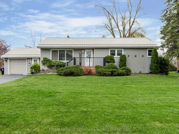 227 Superior St, Clearview, ON L0M 1S0