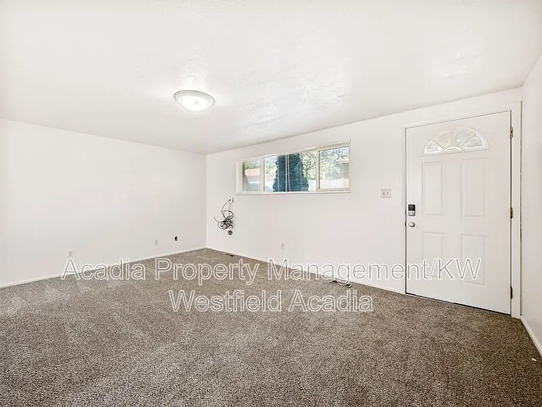 255 E 500 N #255 — Photo 8