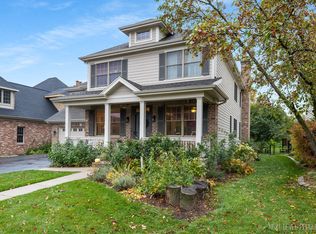 3N448 Vachel Lindsey St, St Charles, IL 60175