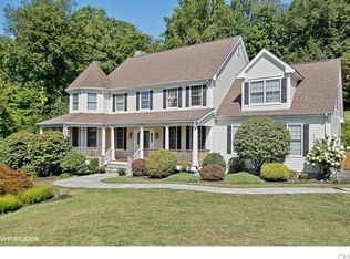 1 Mariana Farms Dr, Danbury, CT 06811