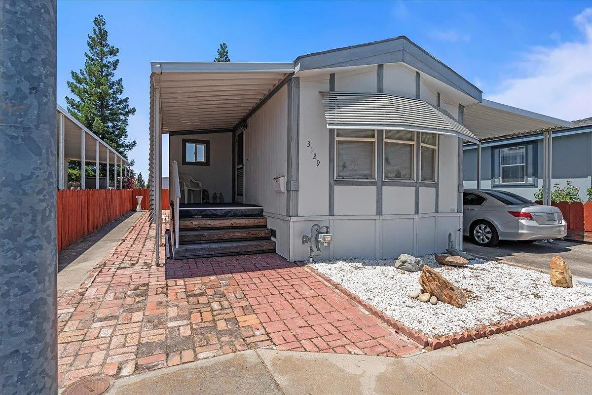 3129 Broadmore Ln photo 1