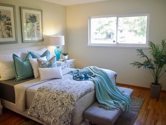 5th image of 1491 English Dr