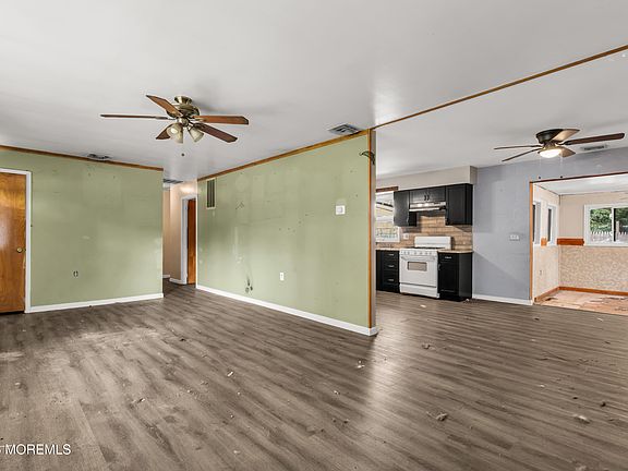 5th image of 399 Constitution Drive