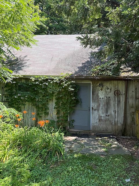 1st image of 21 Lasher Rd