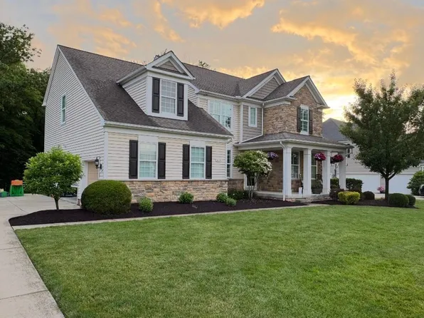 615 Markus Ln, Aurora, OH 44202