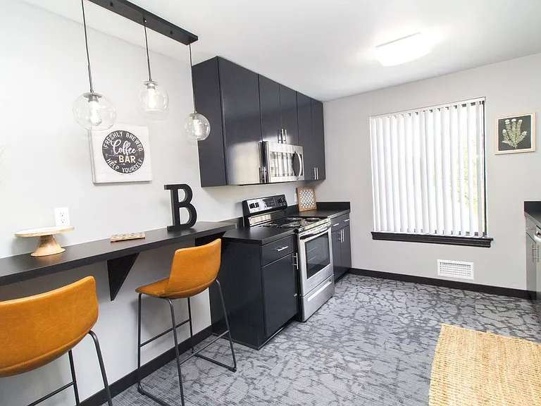 Boulevard Apartments — Photo 15