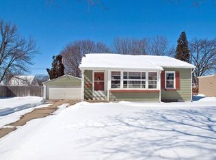 933 10th Ave NE, Rochester, MN 55906