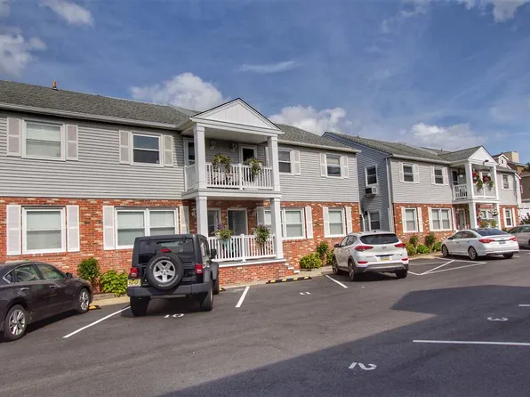 9506 Ventnor Ave, Margate, NJ 08402