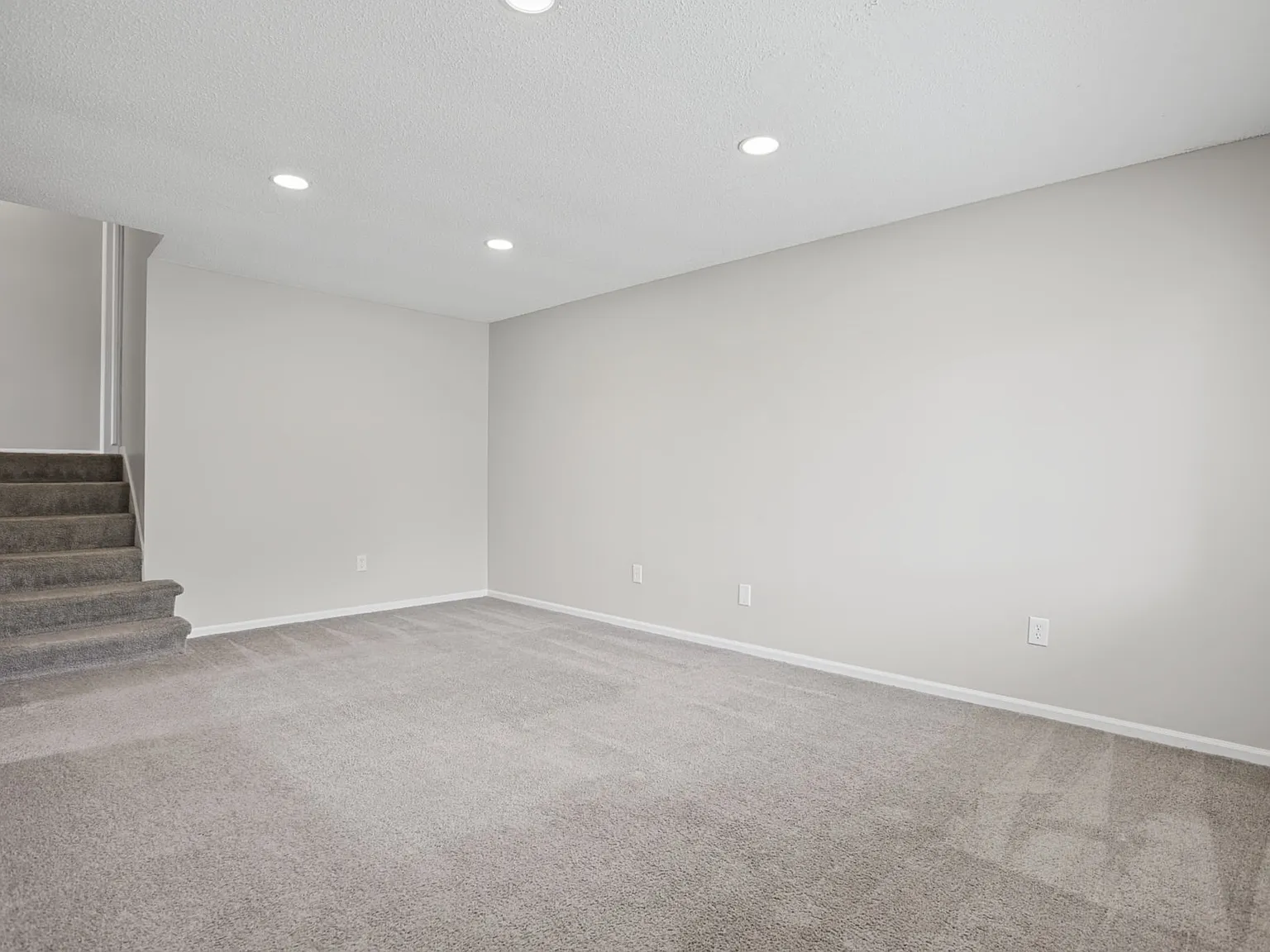 4 bed, 1240 sqft, $1,900 — Photo 3