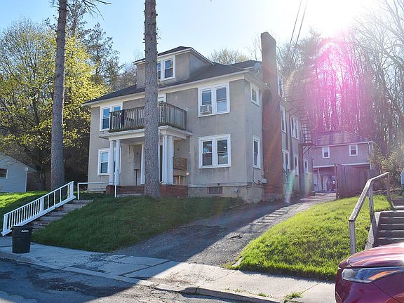 2nd image of 514 & 516 Davis Ave