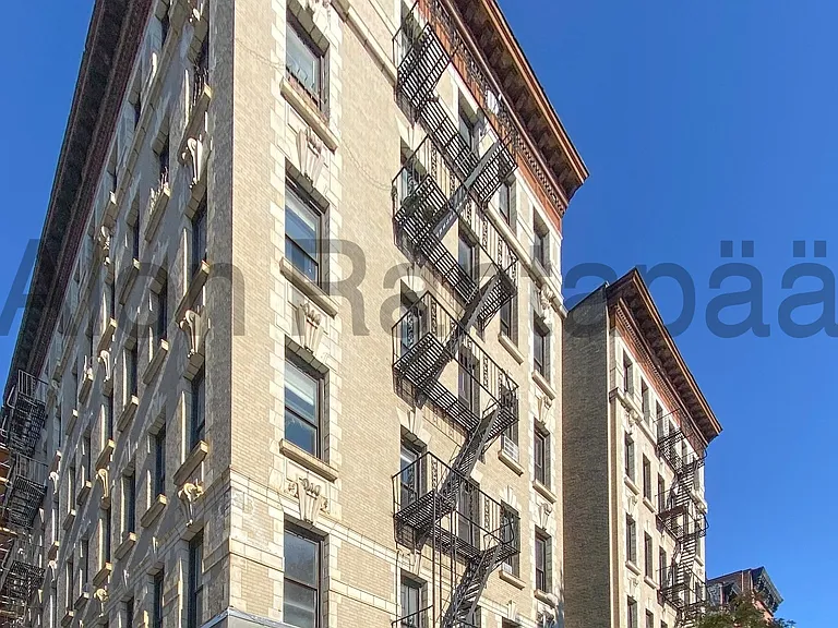 261 W 21st St #9 — Photo 2