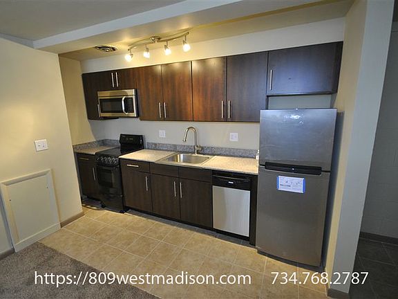 2nd image of 809 W Madison St #5713093