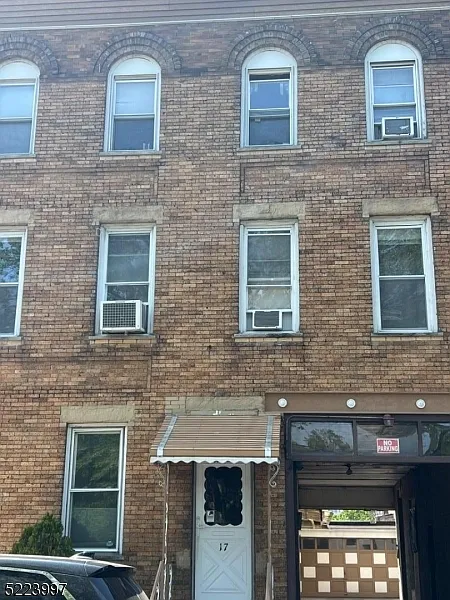 15-17 Van Buren St #1