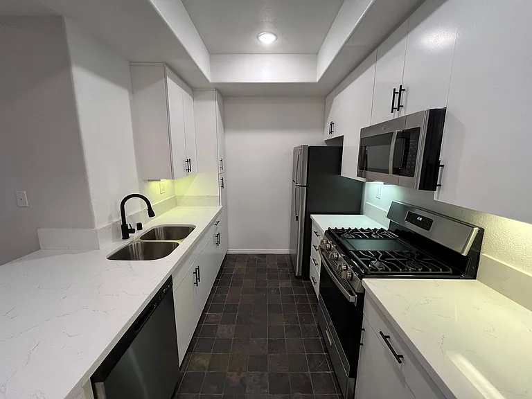 2820 Sawtelle Blvd — Photo 71