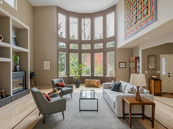 3rd image of 3016 SE Berkeley Pl