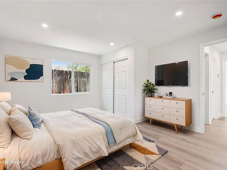 11036 Scoville Ave — Photo 11