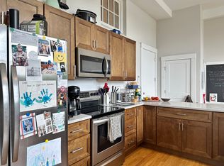 155 Ararat St APT 204, Worcester, MA 01606