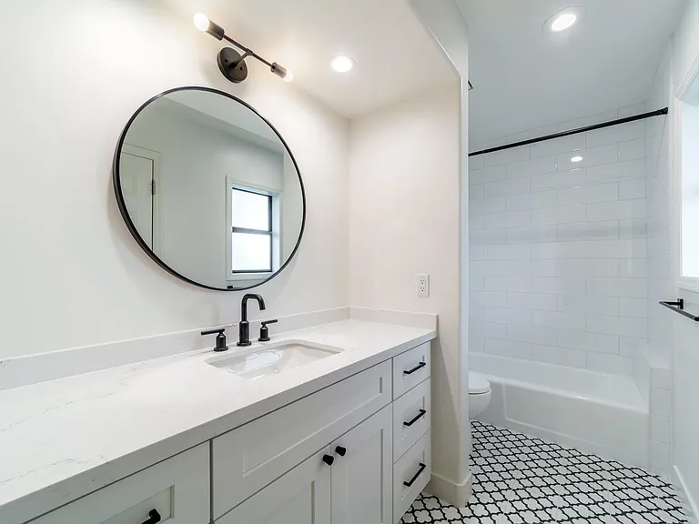 8672 N 64th Pl — Photo 23