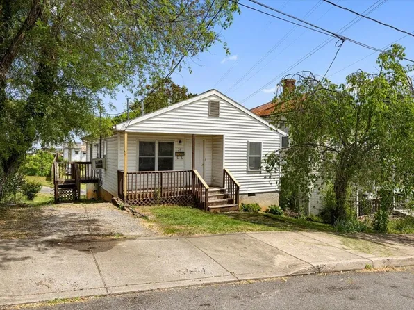 25 E Peabody St, Staunton, VA 24401