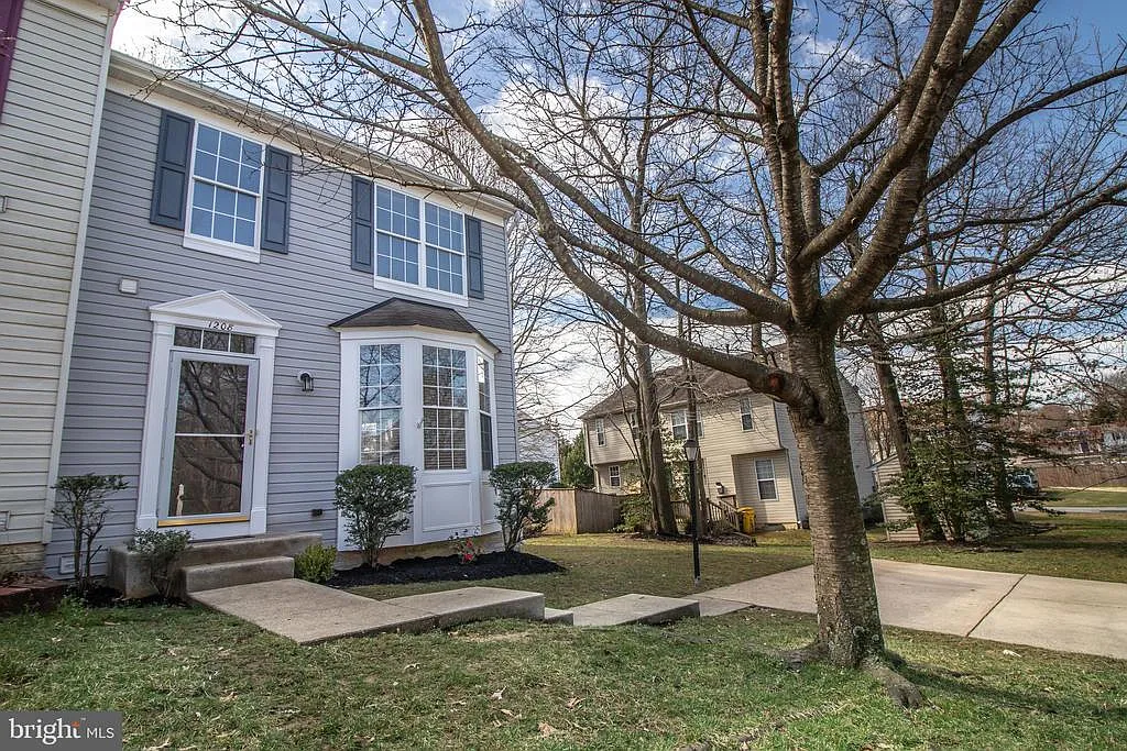 1208 Greyswood Rd photo 1