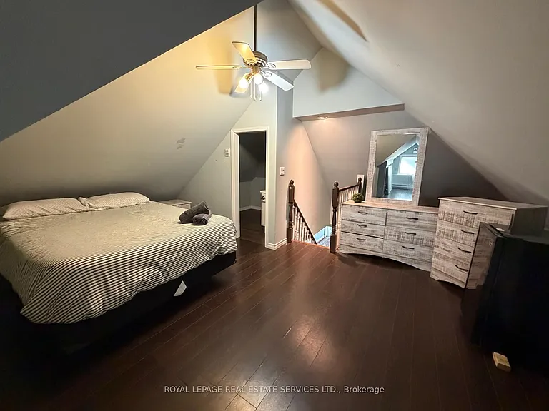 100 Essa Rd #UPPER LEVEL — Photo 23