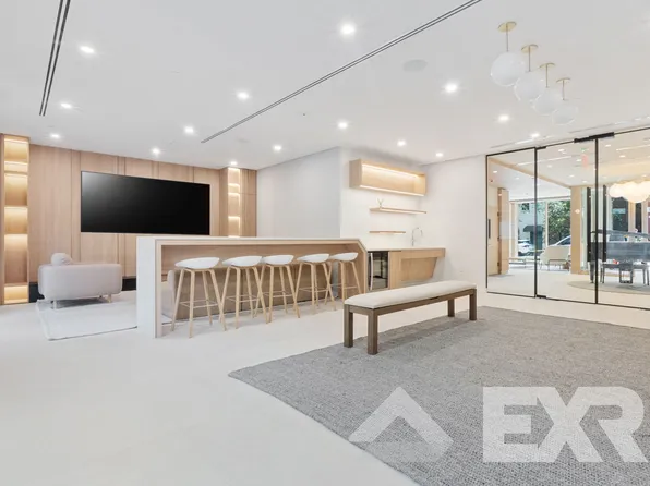 33 4th Street image 7 of 9