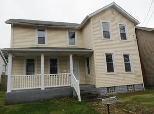 14 1st St, Dunbar, PA 15431