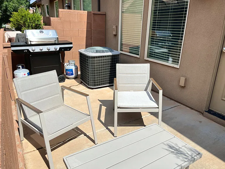 E Torrey Pines Dr — Photo 27