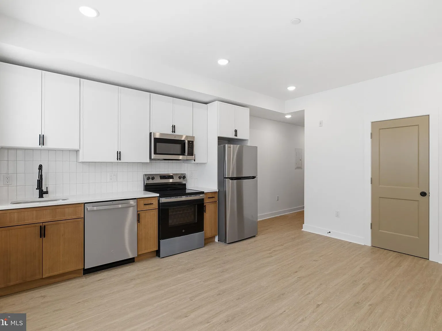 2 bed, $1,500 — Photo 2