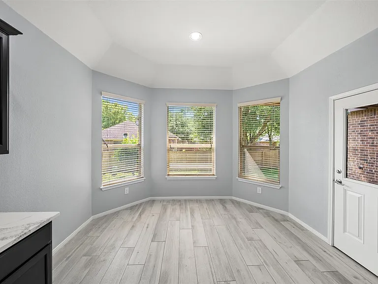 2406 Winter Trail Dr — Photo 16