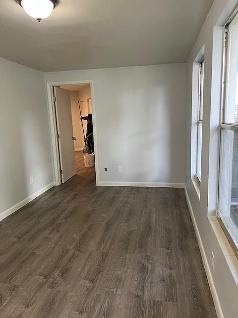 1st image of 309 SE 12th Ave #1