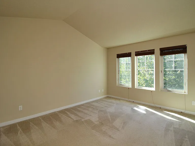 420 SW 204th Ter — Photo 16