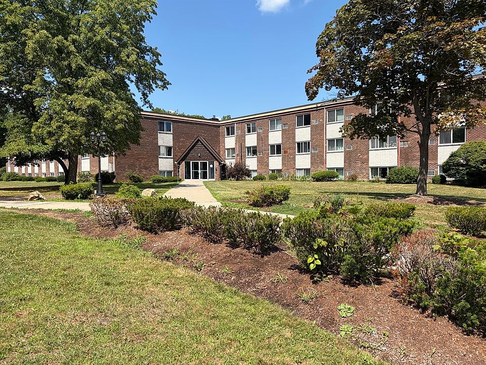 1st image of 7 Weld St APT 13
