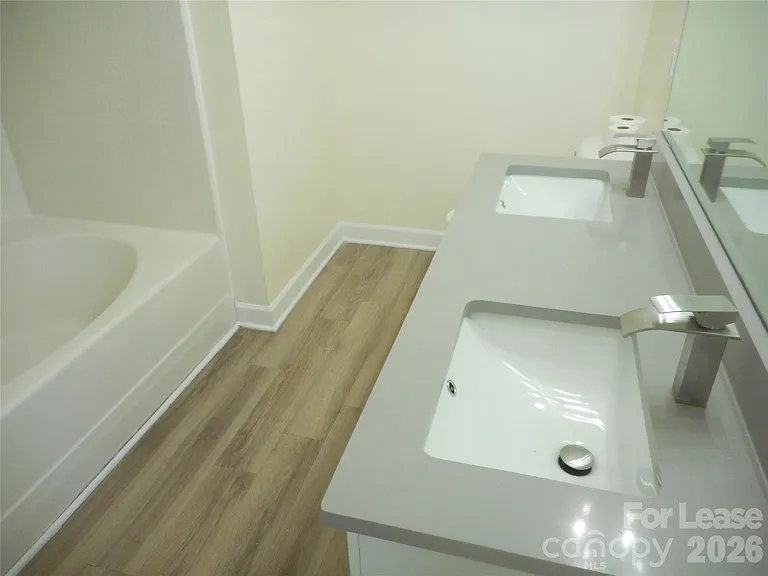 1128 Steele Meadows Dr — Photo 12