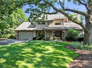 92 Golfview Rd, Lake Zurich, IL 60047