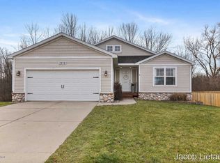 3972 Macey Dr NW, Grand Rapids, MI 49534