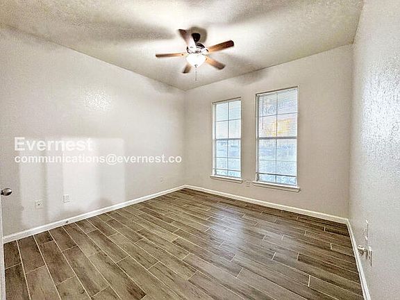 4th image of 8290 Gate Pkwy #117